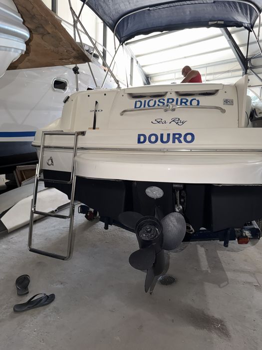 Sea Ray Sundeck 210