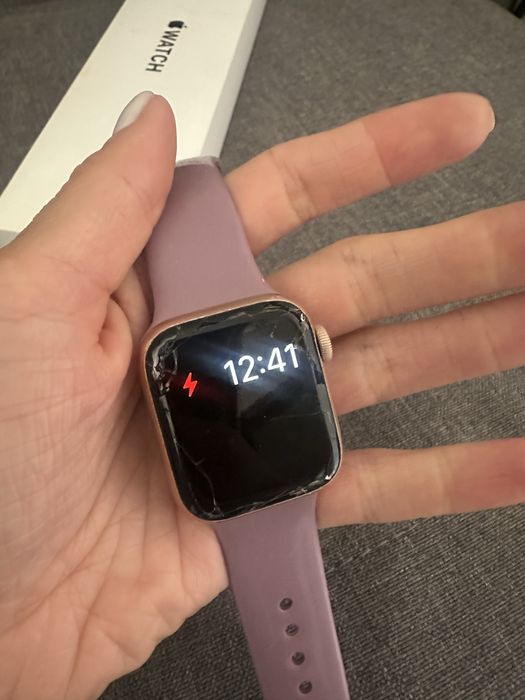 Apple watch SE 40 mm б/у