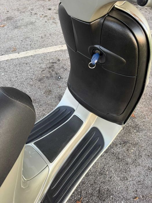 Vespa Piaggio ET4 150