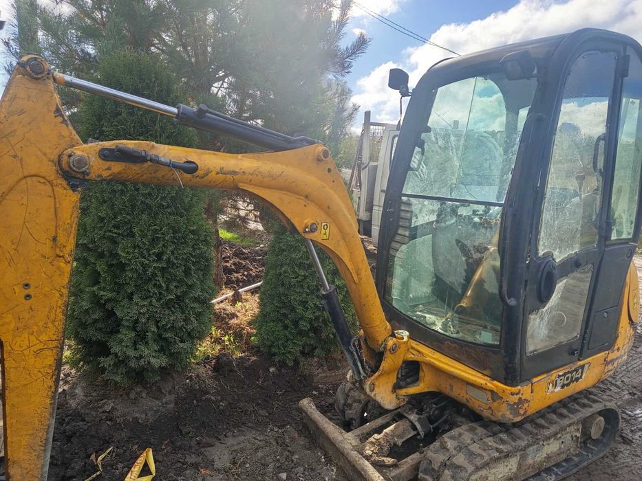 Продається міні -екскаватор JCB