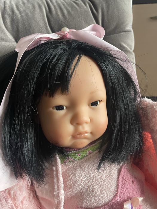 Oryginalna hiszpańska dziewczynka jak żywa!