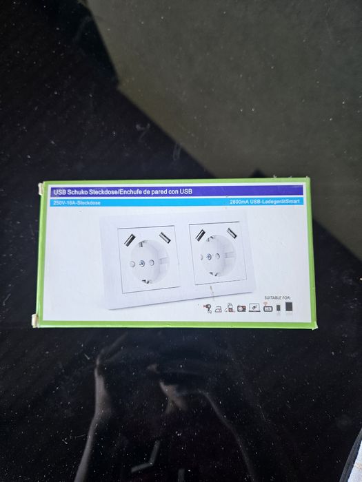 Gniazdo elektryczne z portami usb firmy Schuko