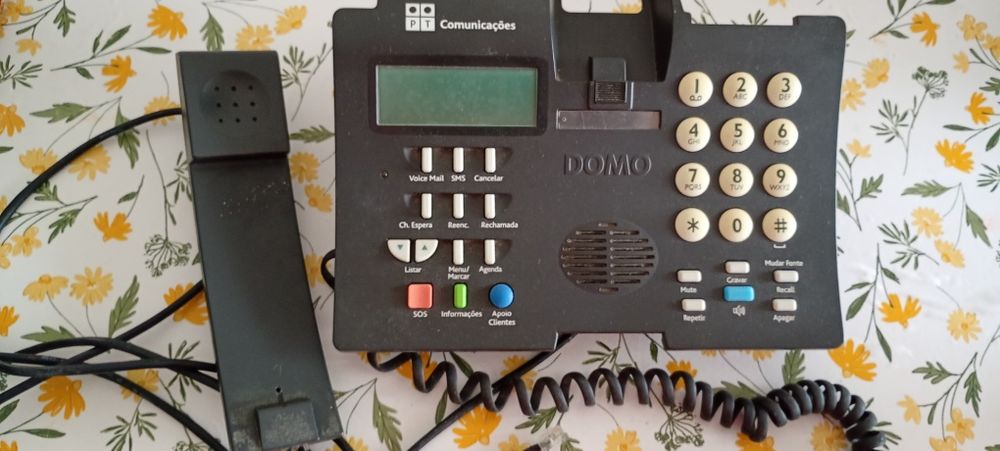 Telefone fixo. Antigo