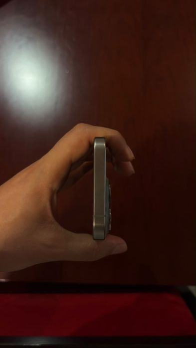 iPhone 15 Pro 128GB Titânio Natural (C/ Fatura e Caixa - Bateria 88%)