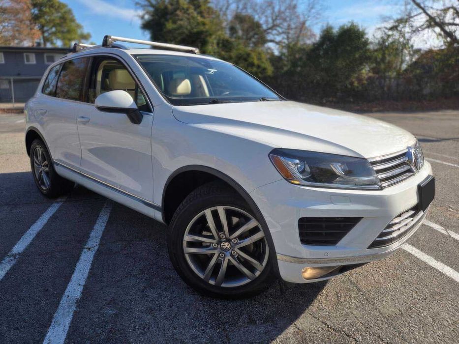 Volkswagen Touareg VR6 Lux      2016