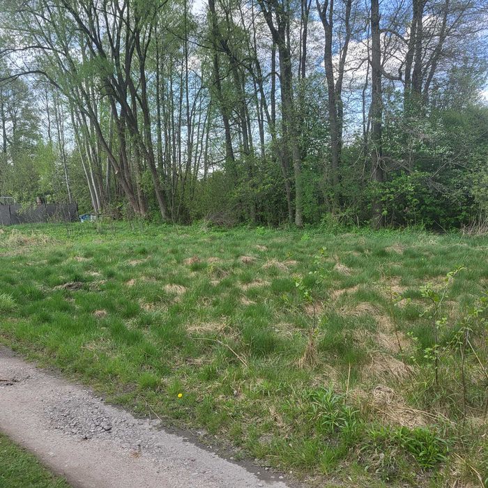 Sprzedam działkę b