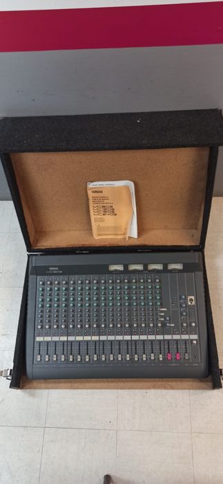 Mesa de mistura Yamaha