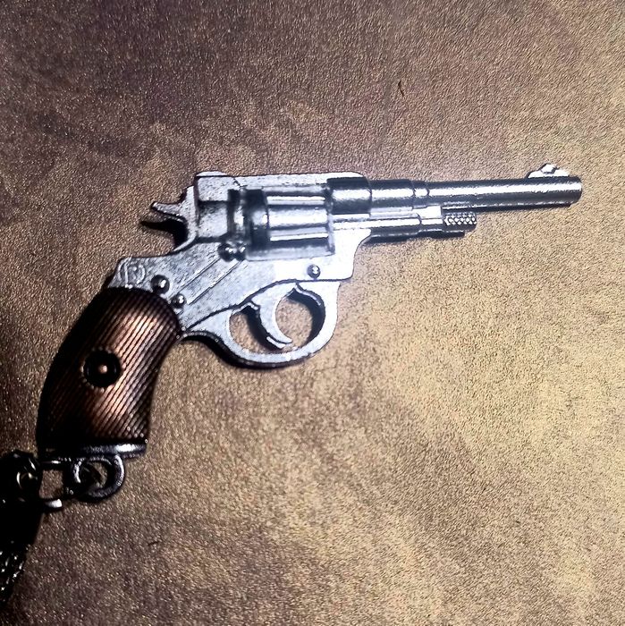 Брелок для ключів  " Наган" металевий