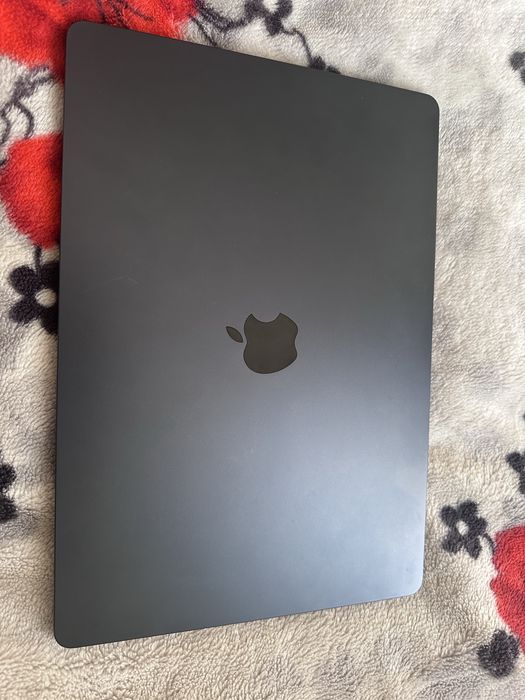 MacBook Air M2 stan idealny bateria 95%