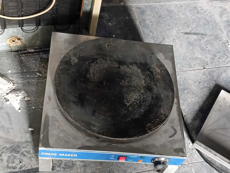 Crepeira elétrica profissional (Crepe Maker) Usada