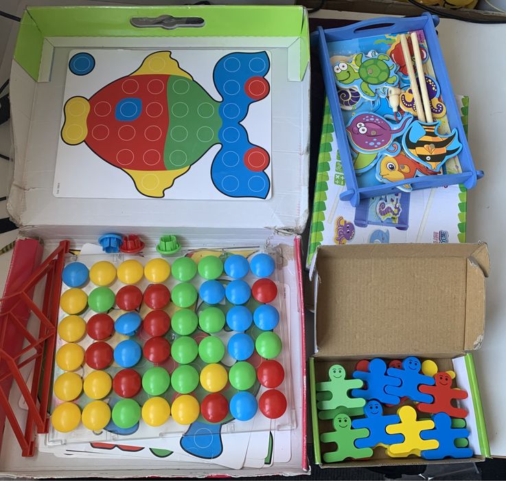 Іграшки з дерева і мозаїка