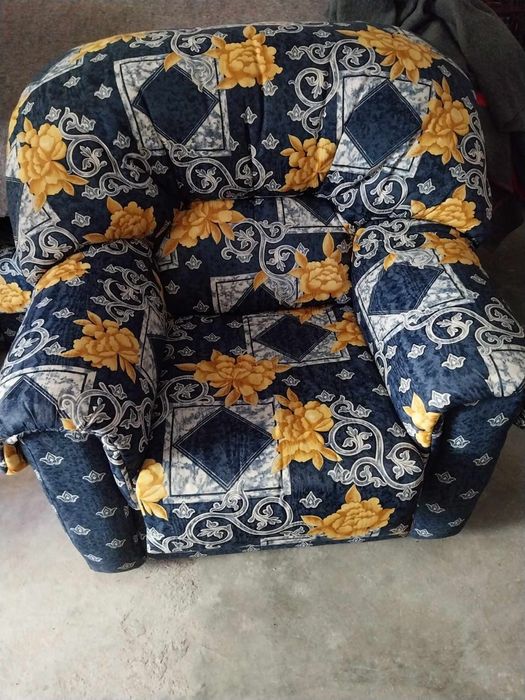 Terno de sofás. Com sofá cama.