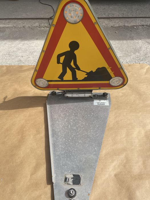 Triângulo de sinalização de obras