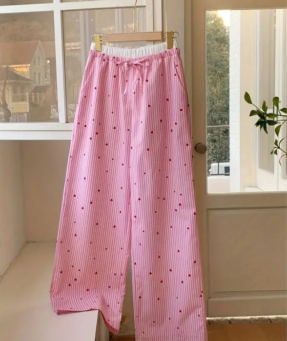 Жіночі рожеві щтани в смужку з червоними сердечками