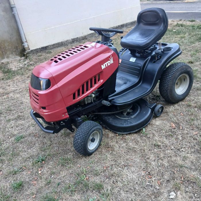 Tractor corta relva