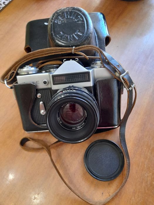 Zenit-E + Helios-44 2/58 — плівковий фотоапарат СРСР