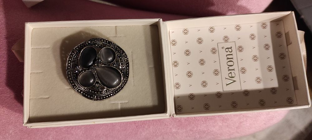 broszka - biżuteria w stylu vintage,