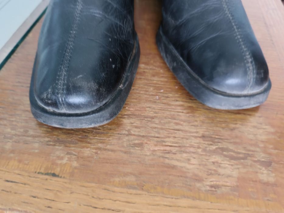 Botas em pele 40