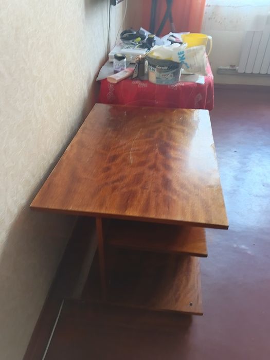 Журнальний столик