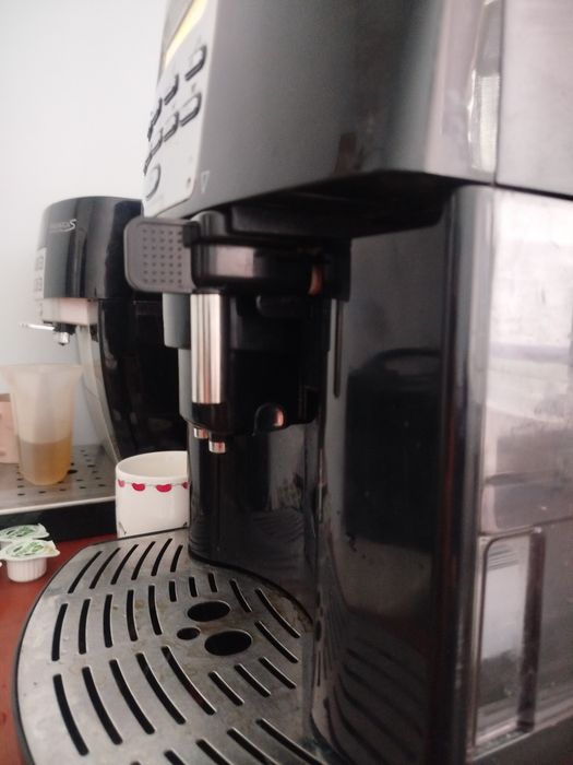 Кавомашина delonghi