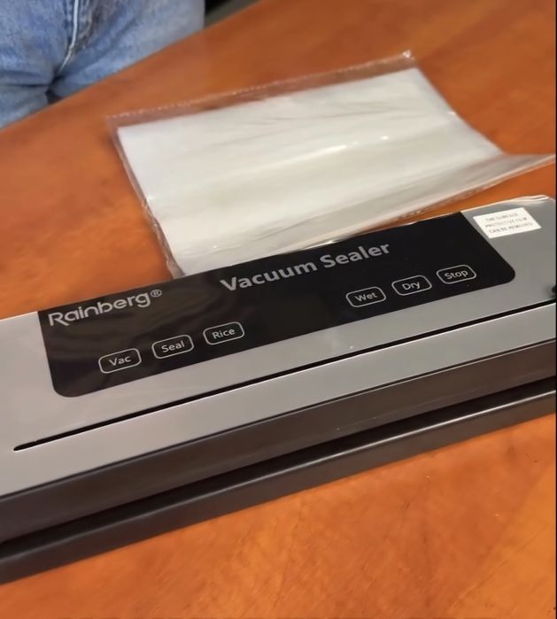 ПОТУЖНИЙ! Німецький вакууматор, пакувальник, 10 пакетів в комплекті