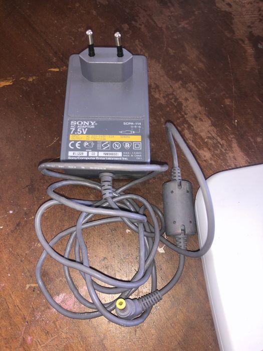 Playstation 1 + carregador