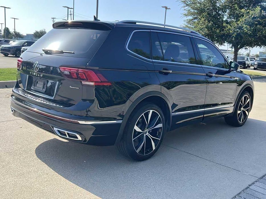 Volkswagen Tiguan SEL R-Line 4Motion      2024