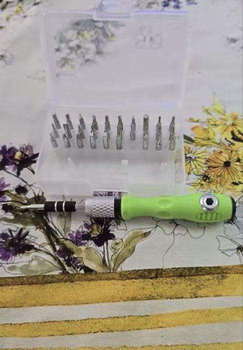 Набор мікро біт 32 в 1 прецензійна часовая отвертка