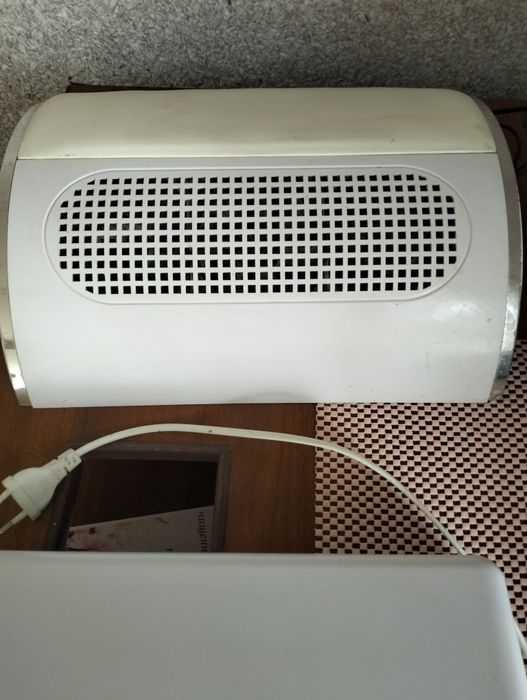 Витяжка для манікюру