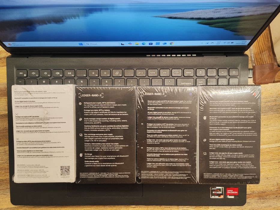 Кріптогаманц Ledger Nano X новий запакований 
Оригинальные, новые, за