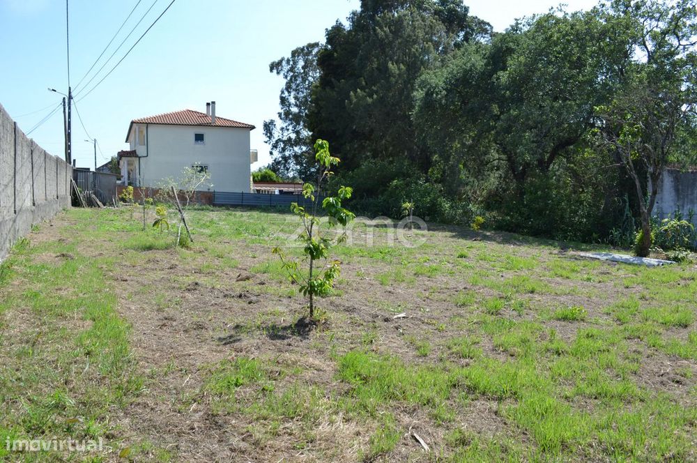 Terreno rústico com 885m2 — Marinha Grande, Leiria