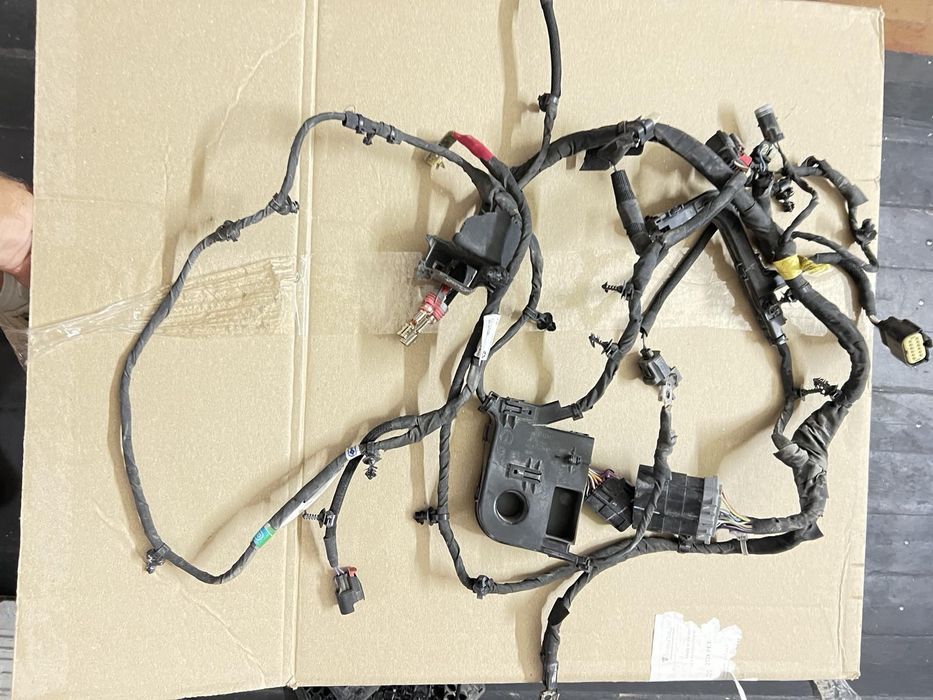 Проводка бампера переднього Jeep Cherokee trail Hawk 2019