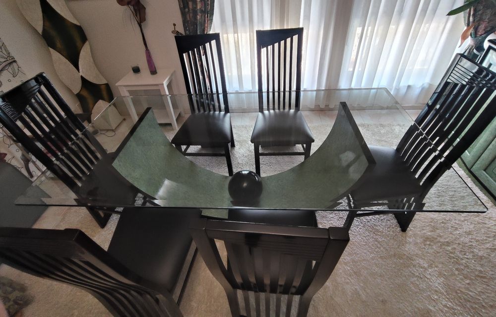 Mesa de sala em vidro com 6 cadeiras