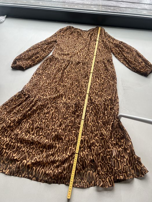 Długa/maxi zwiewna, brązowa sukienka we wzory; na lato; oversize