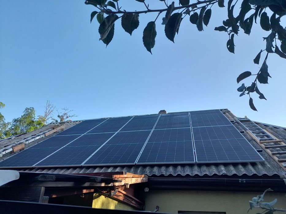 Підбір, монтаж, налаштування обладнання  для СЕС і ДБЖ.