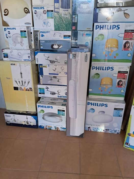 Candeeiros novos em caixa