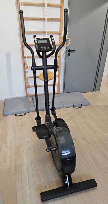 Orbitrek elektromagnetyczny HS-050C Frost Hop Sport (czarno-szary)