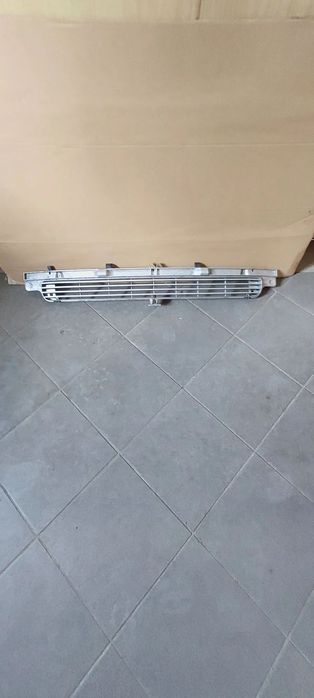 Atrapa gril dolnyvw t4