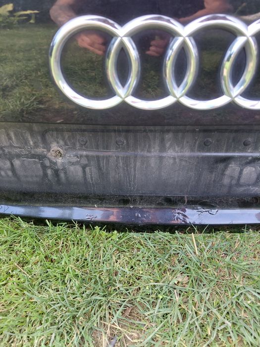 Audi a4b8 ,klapa ,LZ9Y