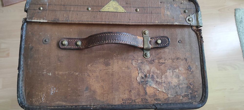 Stara walizka kufer podorozna