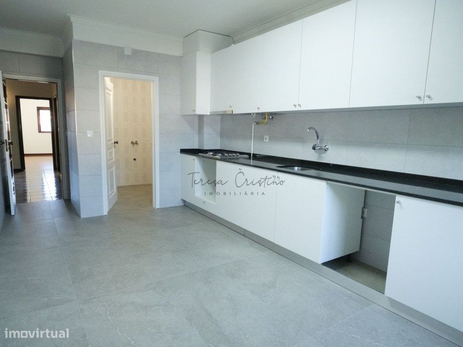 Apartamento T3 para arrendamento com garagem | Arca e Ponte de Lima