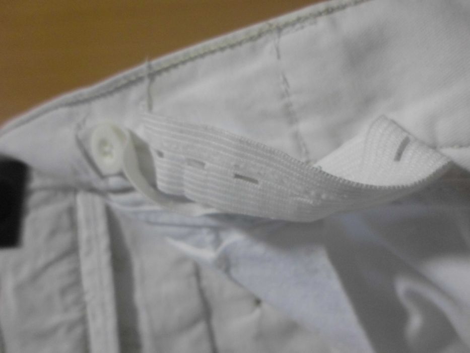 calções cor brancos para rapaz da marca Basics