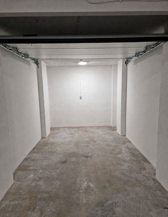 Alugo garagem tipo box Setúbal