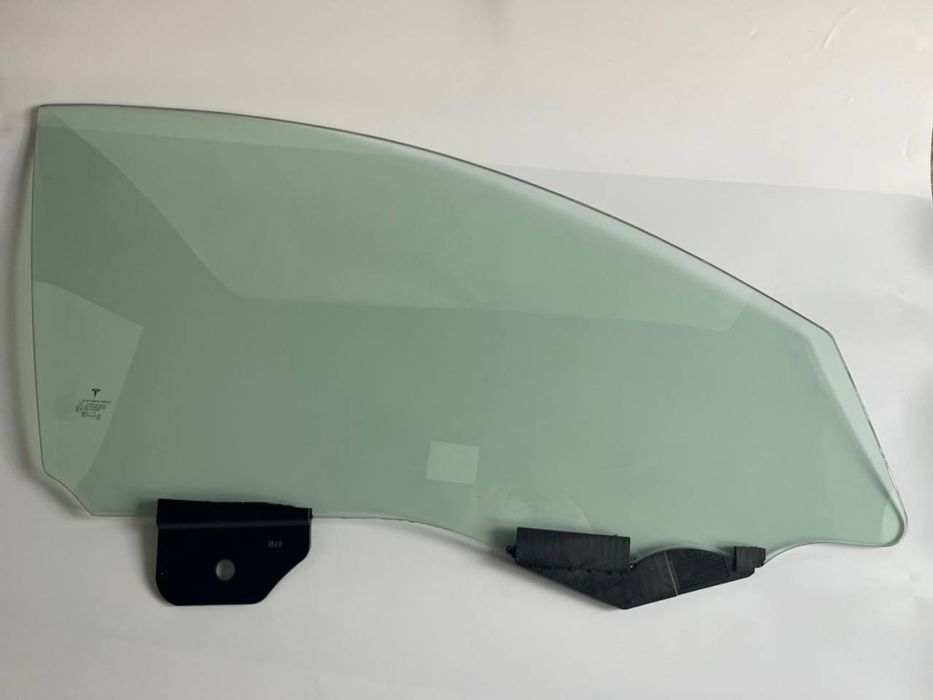 ОРИГІНАЛ!!! Бокове ЛІВЕ переднє СКЛО ( водійське) Tesla Model Y НОВЕ!!