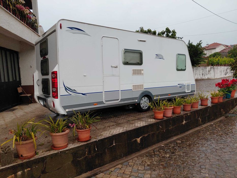 Caravelair Ambiance Style 516 em excelente estado.