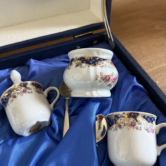 Conjunto de porcelana M.A.B.A T limoges