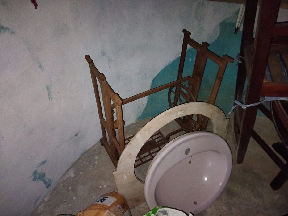 Móvel de entrada com grande espelho