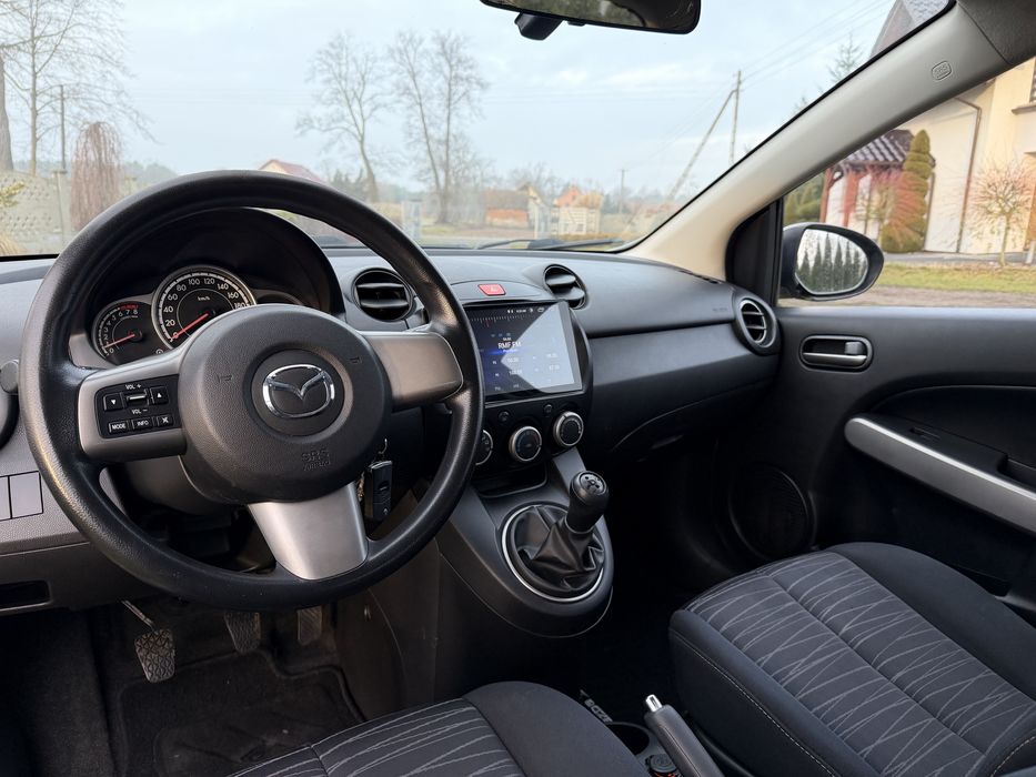 Mazda 2 lift Niski Przebieg Zadbana Nawigacja