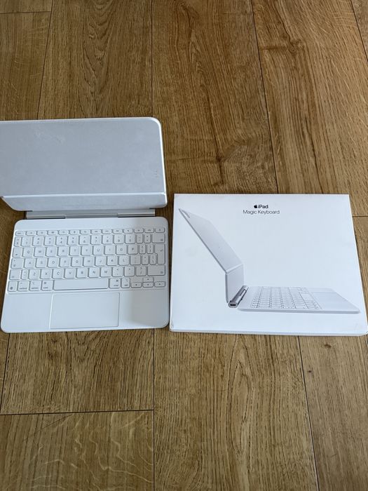 Tablet Aplle iPad Air 11 M3 ! Z Magic Keybord i rysikiem w zestwie