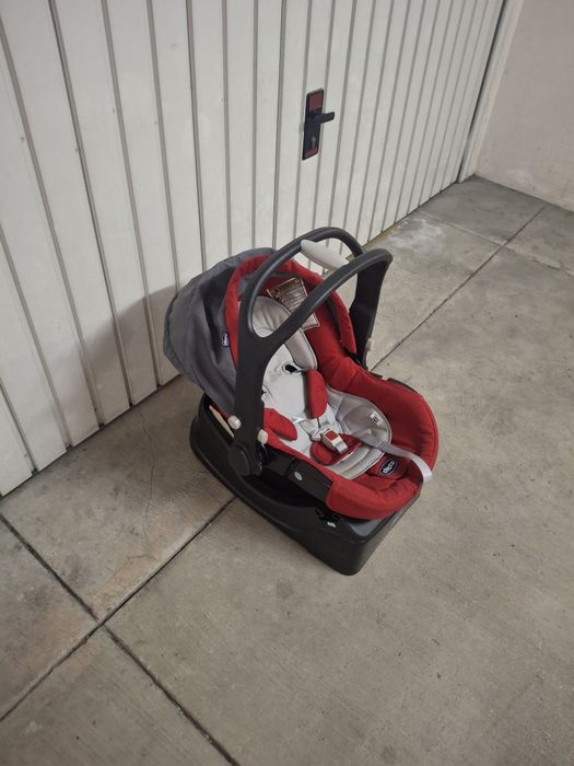 Ovo/cadeira Auto Chicco - Compatível com um carrinho de bebé Chicco